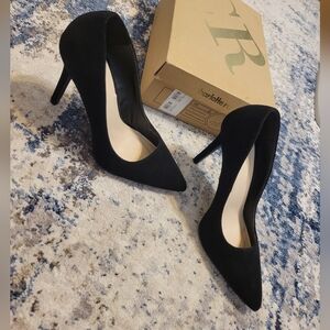 Black point toe stiletto 4inch heel new in box Charlotte Russe velvet size 9